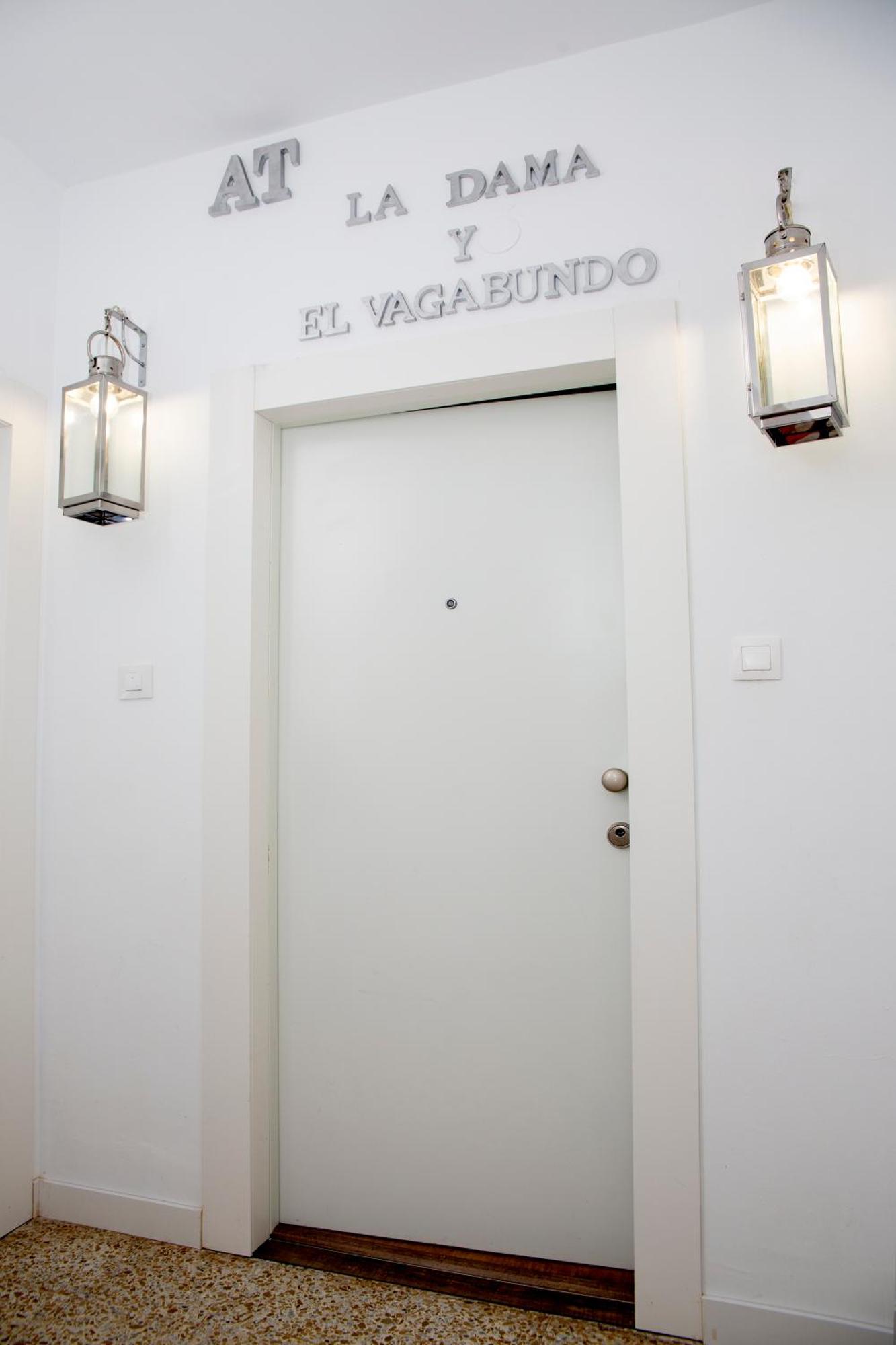 Conil Apartamentos La Dama Y El Vagabundo Conil De La Frontera Zewnętrze zdjęcie